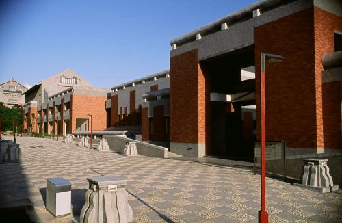 1992 表演藝術中心（現展演藝術中心）